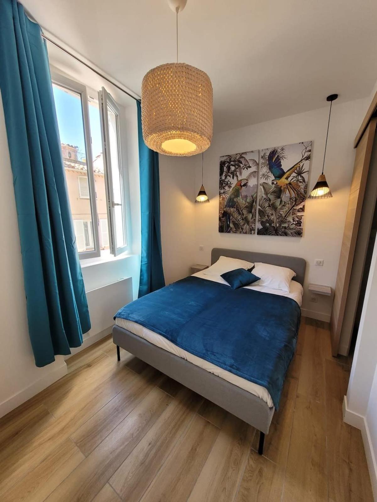 06An - Beautiful Apartment In The Heart Of Old Αντίμπ Εξωτερικό φωτογραφία